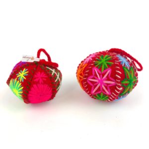 Abrazo Style - Embroidered Globes